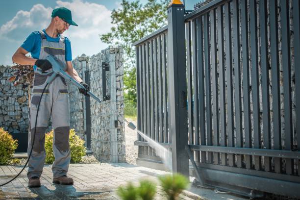 Best Driveway Pressure Washing  in Bondurant, IA
