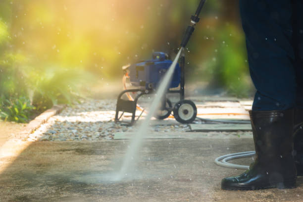 Best Pool Deck Cleaning  in Bondurant, IA